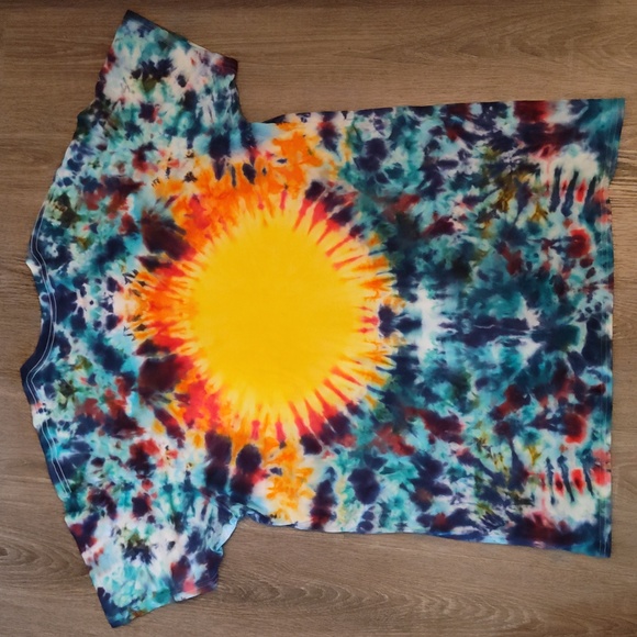 Mens XL Short Sleeve Handmade Tie Dye Shirt - Picture 2 of 2